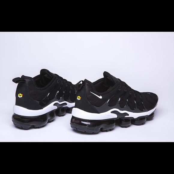 NIKE AIR VAPORMAX TN PLUS RUNNING SHOES-BLACK/WHITE - Picture 5 of 6